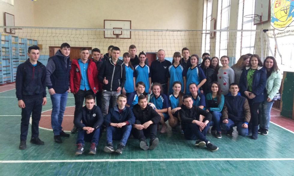 Вітаємо нашу волейбольну команду дівчат з перемогою в змаганнях з волейболу