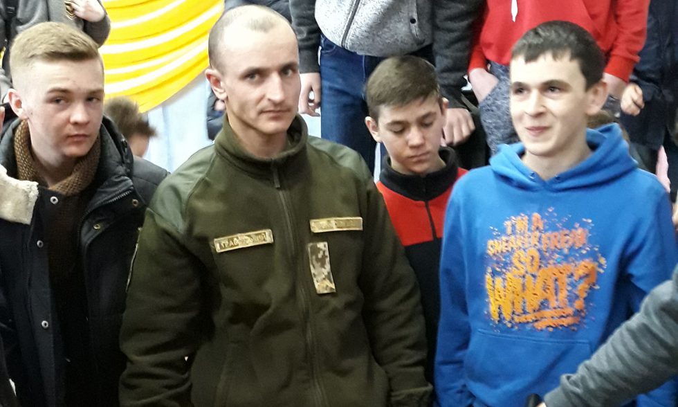 20180319_135044автомат Військово-патріотичне виховання школярів!