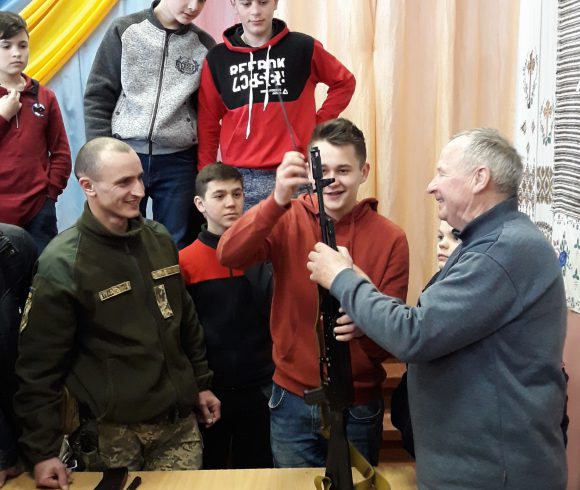 Військово-патріотичне виховання школярів