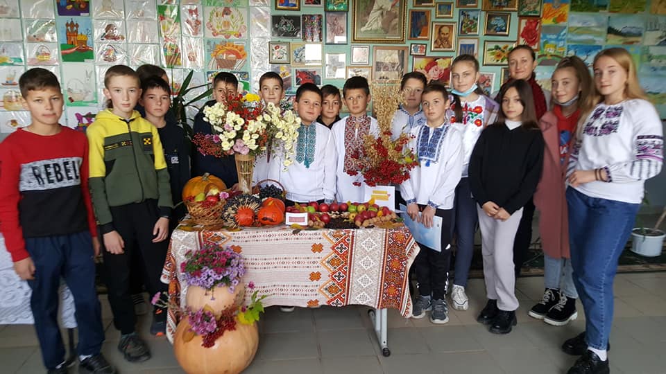 “Дарунки осені”