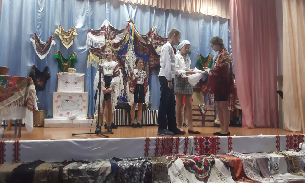 Хустка – крила над батьківським краєм