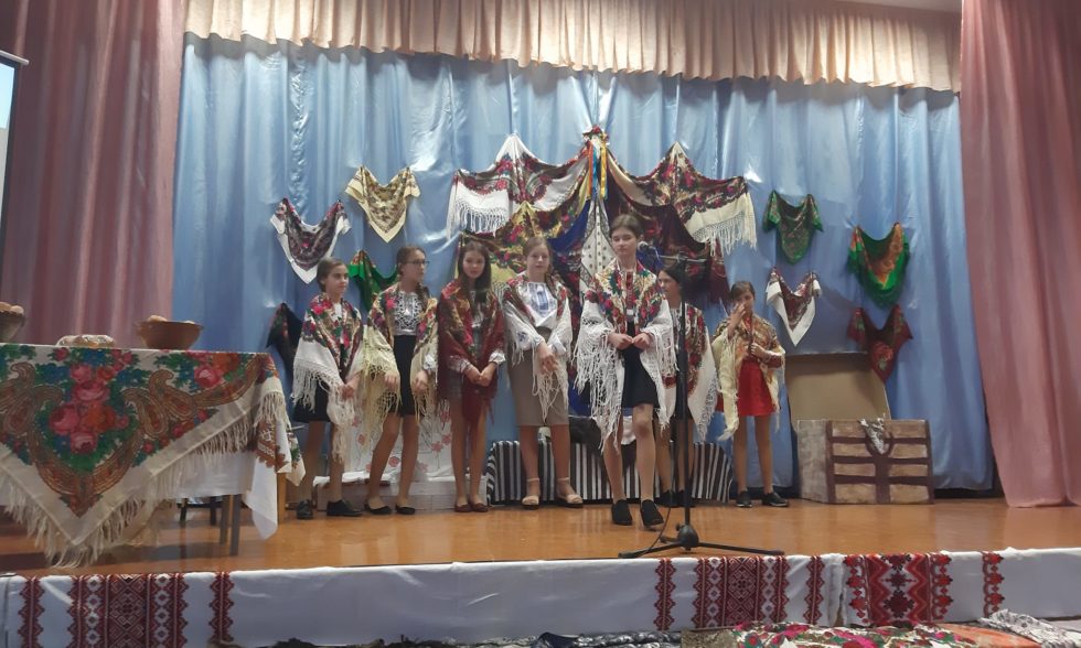 Хустка – крила над батьківським краєм