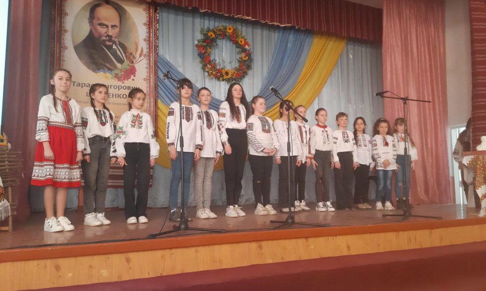 На вівтар Шевченкового слова я серце своє юне покладу