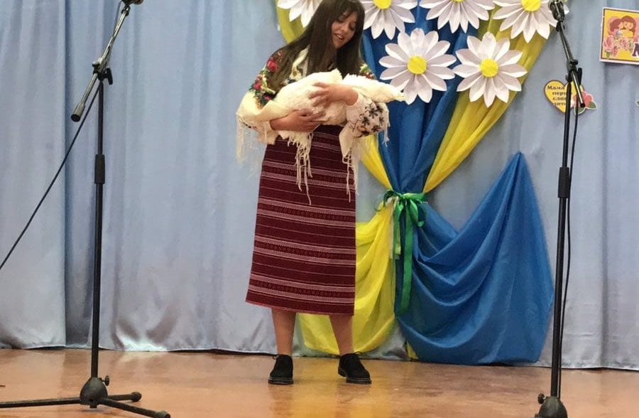 ” НЕХАЙ В ВІКАХ ЖИВЕ КРИЛАТЕ, БЛАГОСЛОВЕННЕ СЛОВО МАТИ!”