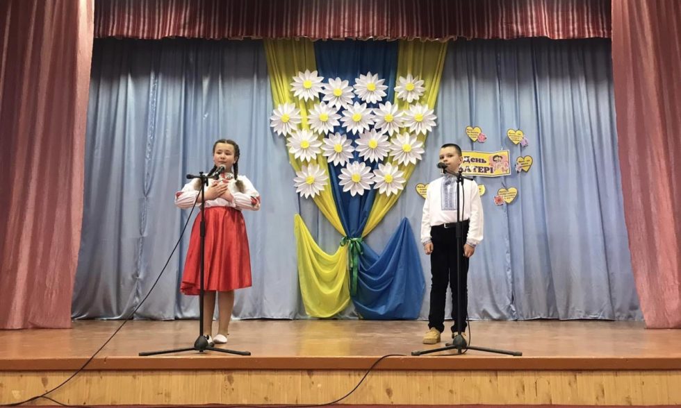 ” НЕХАЙ В ВІКАХ ЖИВЕ КРИЛАТЕ, БЛАГОСЛОВЕННЕ СЛОВО МАТИ!”