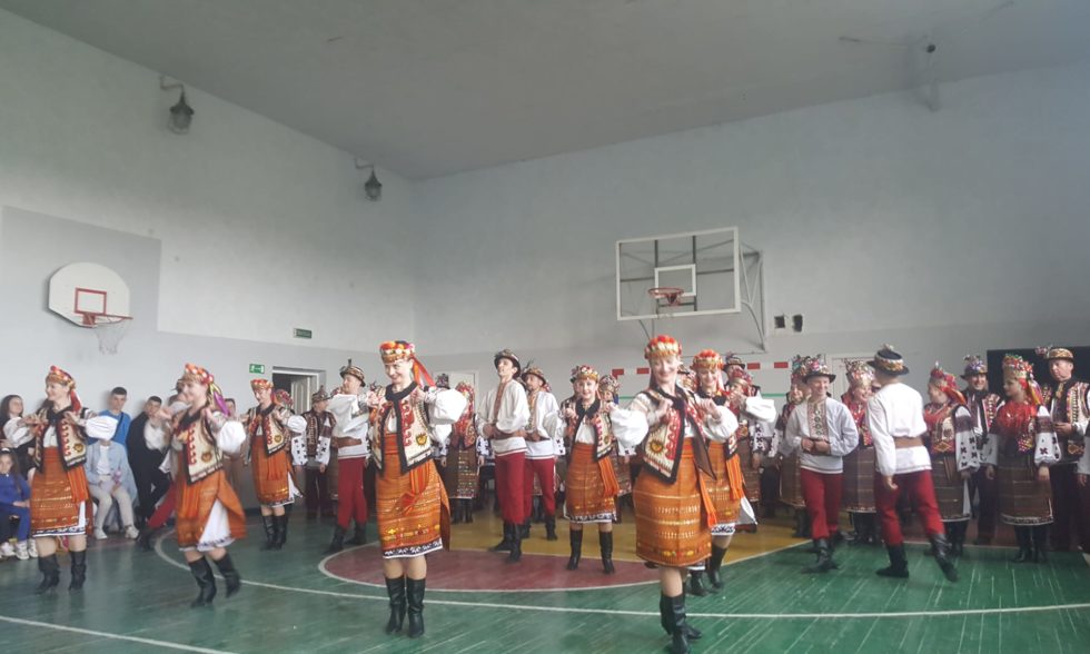 НАЦІОНАЛЬНИЙ АКАДЕМІЧНИЙ ансамбль пісню і танцю “Гуцулія”