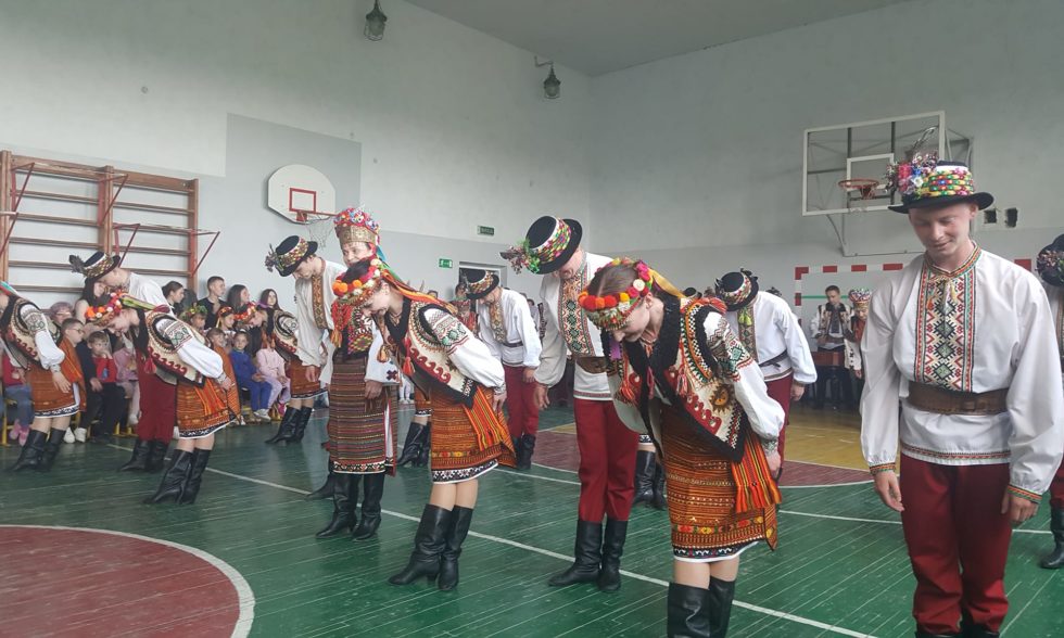 НАЦІОНАЛЬНИЙ АКАДЕМІЧНИЙ ансамбль пісню і танцю “Гуцулія”