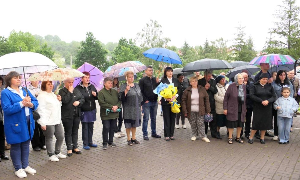 У ЧОРНОЛІЗЦЯХ ВІДКРИЛИ АНОТАЦІЙНУ ДОШКУ ГЕРОЮ ВОЛОДИМИРУ КОЗАКУ