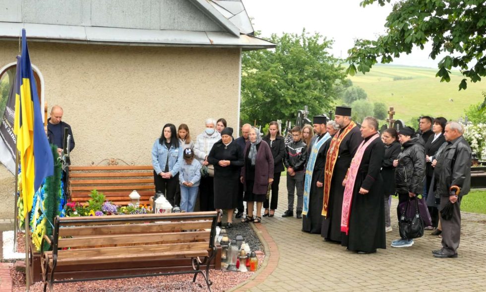 У ЧОРНОЛІЗЦЯХ ВІДКРИЛИ АНОТАЦІЙНУ ДОШКУ ГЕРОЮ ВОЛОДИМИРУ КОЗАКУ
