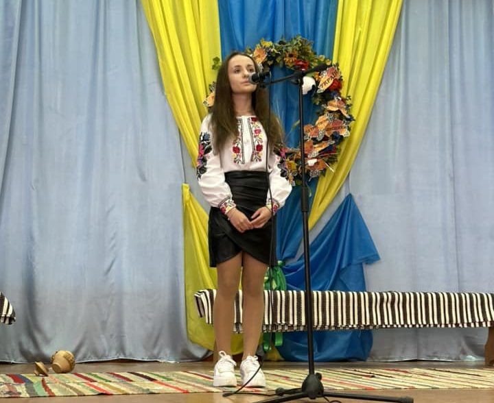 «Із чорнобривців сплетена душа моєї мови!»