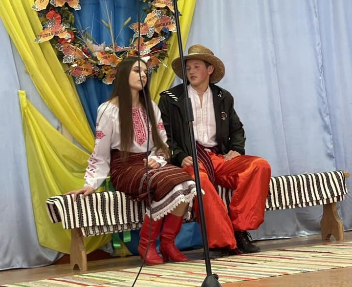 «Із чорнобривців сплетена душа моєї мови!»