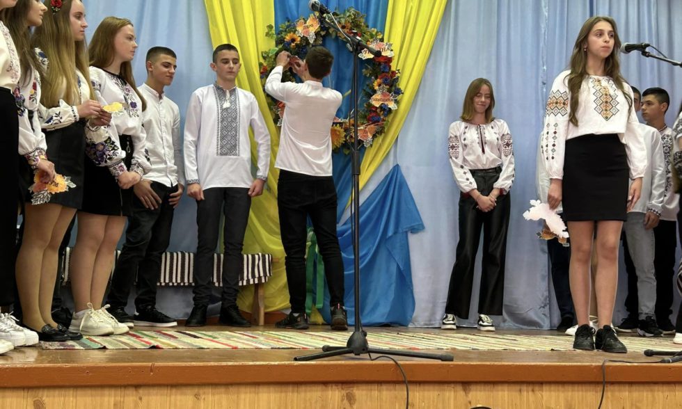 «Із чорнобривців сплетена душа моєї мови!»