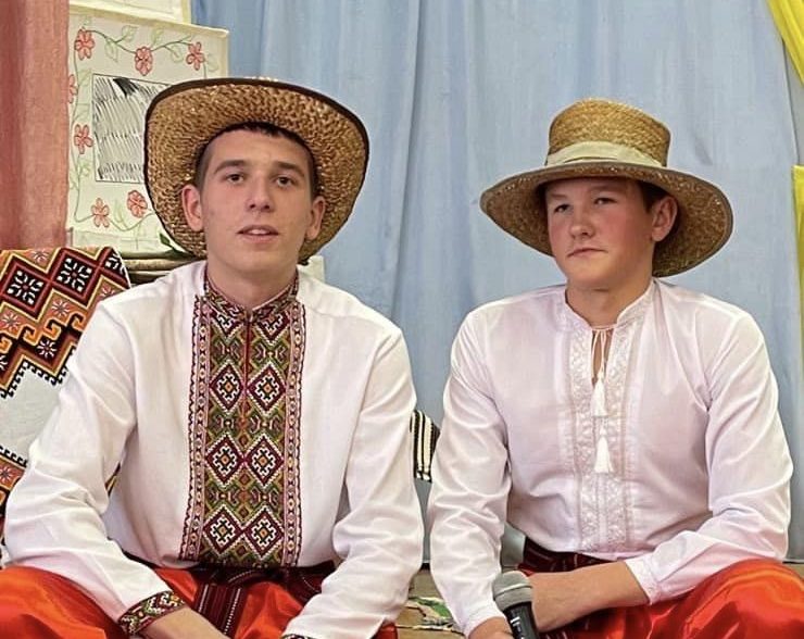 «Із чорнобривців сплетена душа моєї мови!»