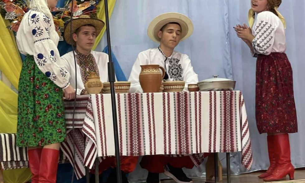 «Із чорнобривців сплетена душа моєї мови!»