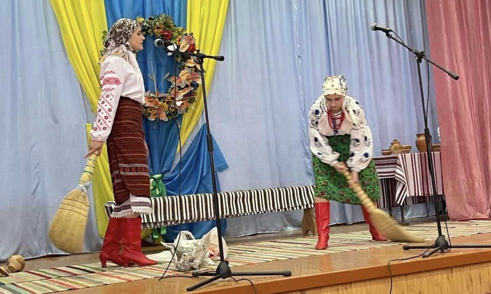 «Із чорнобривців сплетена душа моєї мови!»