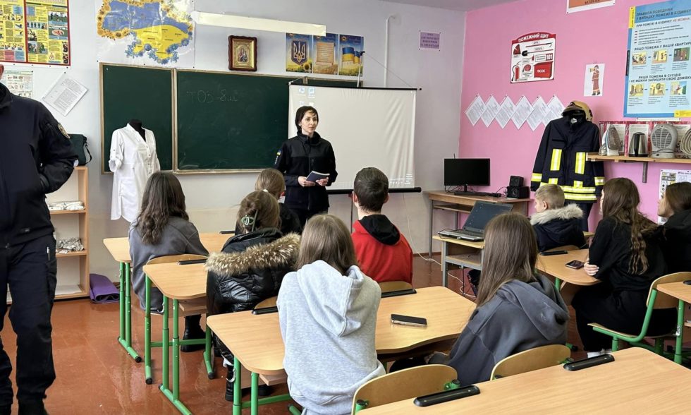 Урок правил поведінки при пожежі від працівників ДСНС