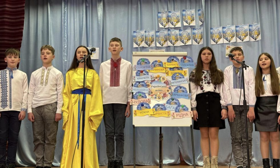 «МОВА, МАМА ТА УКРАЇНА – ЖІНОЧОГО РОДУ….»