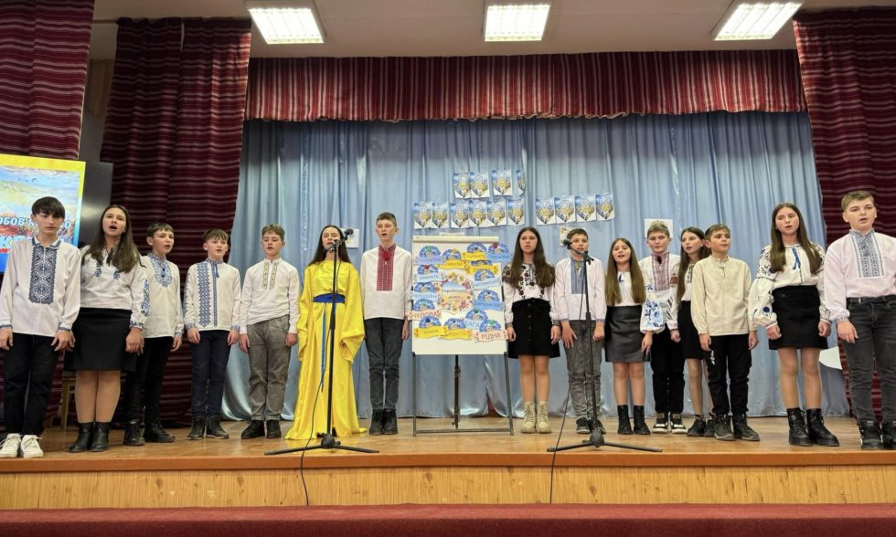 «МОВА, МАМА ТА УКРАЇНА – ЖІНОЧОГО РОДУ….»