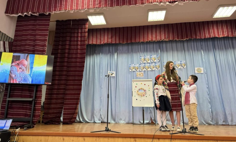 «МОВА, МАМА ТА УКРАЇНА – ЖІНОЧОГО РОДУ….»