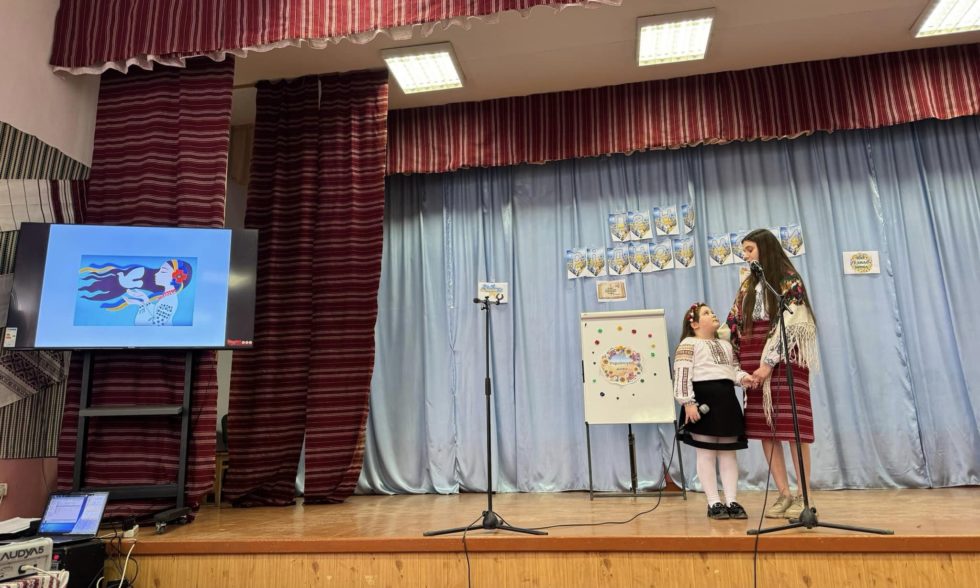 «МОВА, МАМА ТА УКРАЇНА – ЖІНОЧОГО РОДУ….»