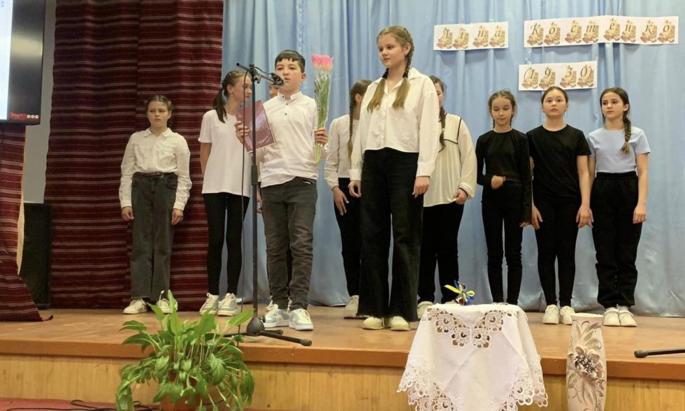 Літературні читання, «Як пахне весна перемогою, а ще – словом правдивим Ліни…»